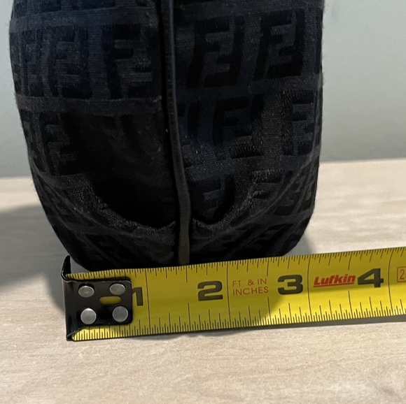 Fendi Zucchino Oyster Shoulder Bag Black Logo/w Silvertone Hard… - Picture 11 of 16